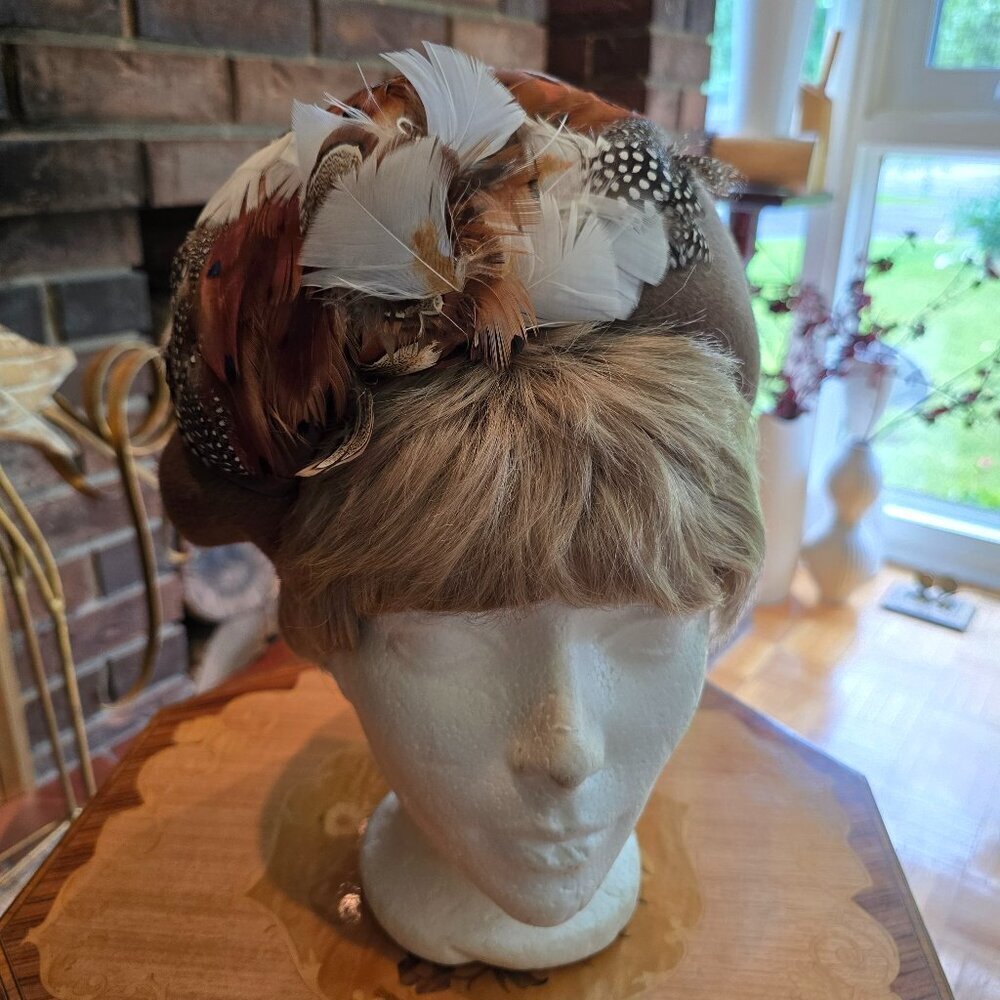 Lucille - Vintage Brown Felt Hat with Feathers & a Bow​​